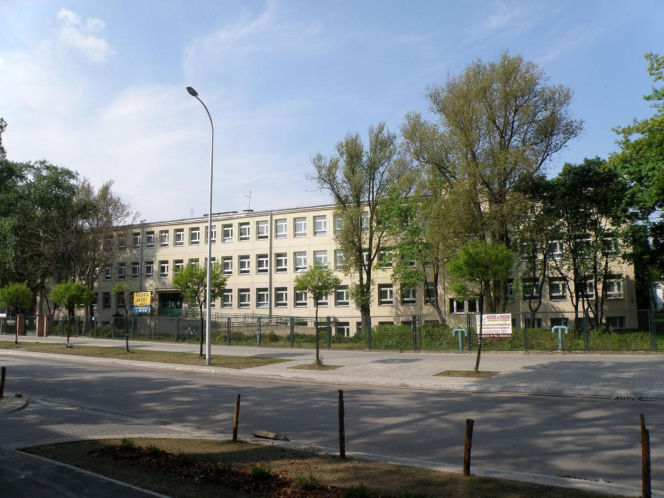 Polacy stosowali dual-use zanim stało się to modne. „Tysiąclatka” czyli szkoła, szpital i schron w jednym