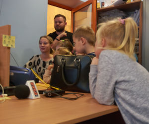 Recytowali i śpiewali. Dzieci z gminy Uchanie odwiedziły Radio ESKA Lublin