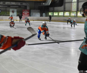 Latem trenują na łyżwach pod okiem trenerów z NHL