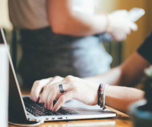 Polska 2026 – rynek emerytów i algorytmów? Te dwa trendy będą rządzić na rynku pracy w nadchodzącym roku 