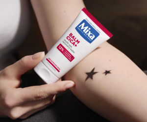 1 krem na wiele problemów skórnych. Ten kosmetyk francuskiej marki zawsze warto mieć w torebce