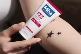 1 krem na wiele problemów skórnych. Ten kosmetyk francuskiej marki zawsze warto mieć w torebce