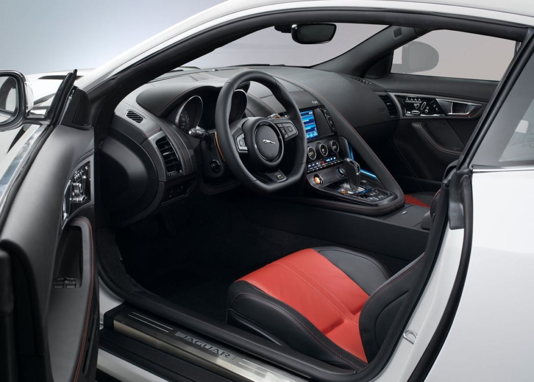 Jaguar F-Type Coupe R
