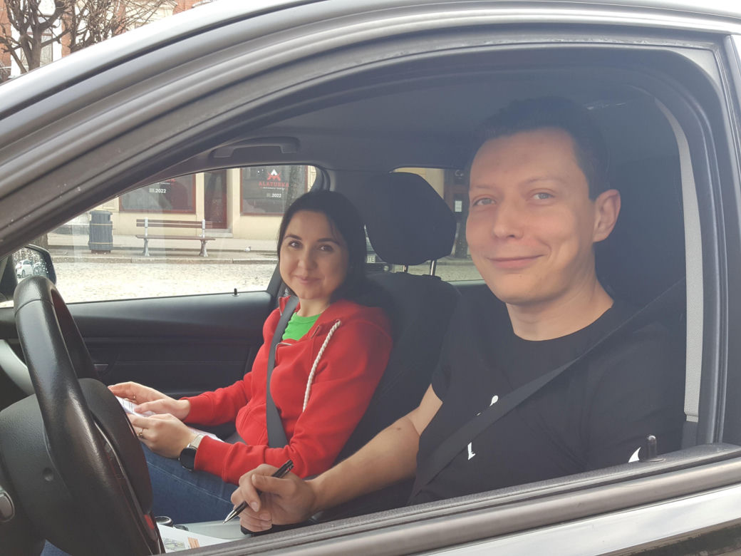 Z Rynku w Lesznie wystartował Rajd WOŚP. To najstarszy taki rajd w Polsce grający dla Orkiestry