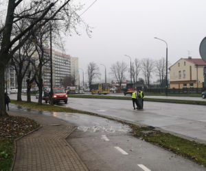 Wypadek radiowozu na Bohaterów Monte Cassino. Policjant i strażnik miejski w szpitalu  