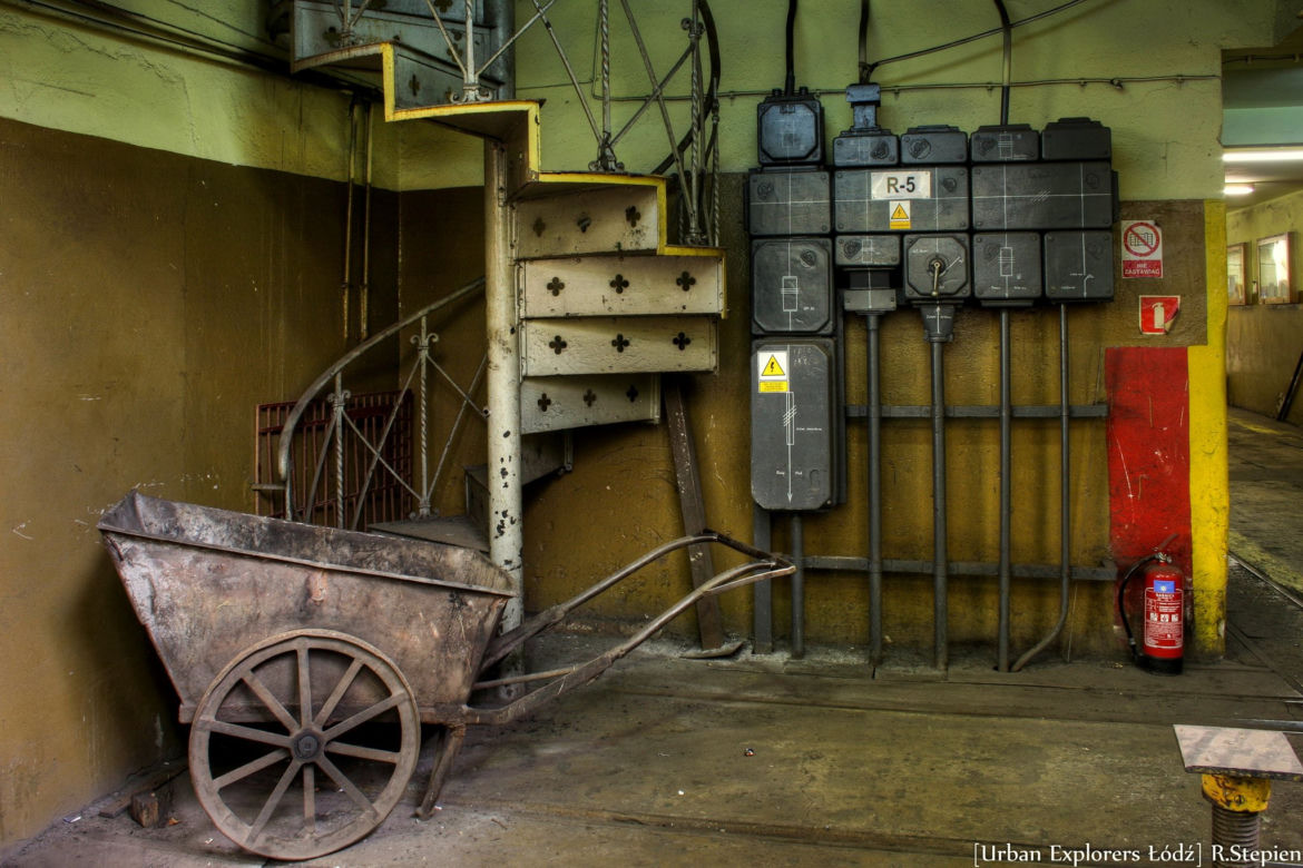 Najstarsza zajezdnia tramwajowa w Łodzi sfotografowana przez Radka Stępnia z Urban Explorers Łódź