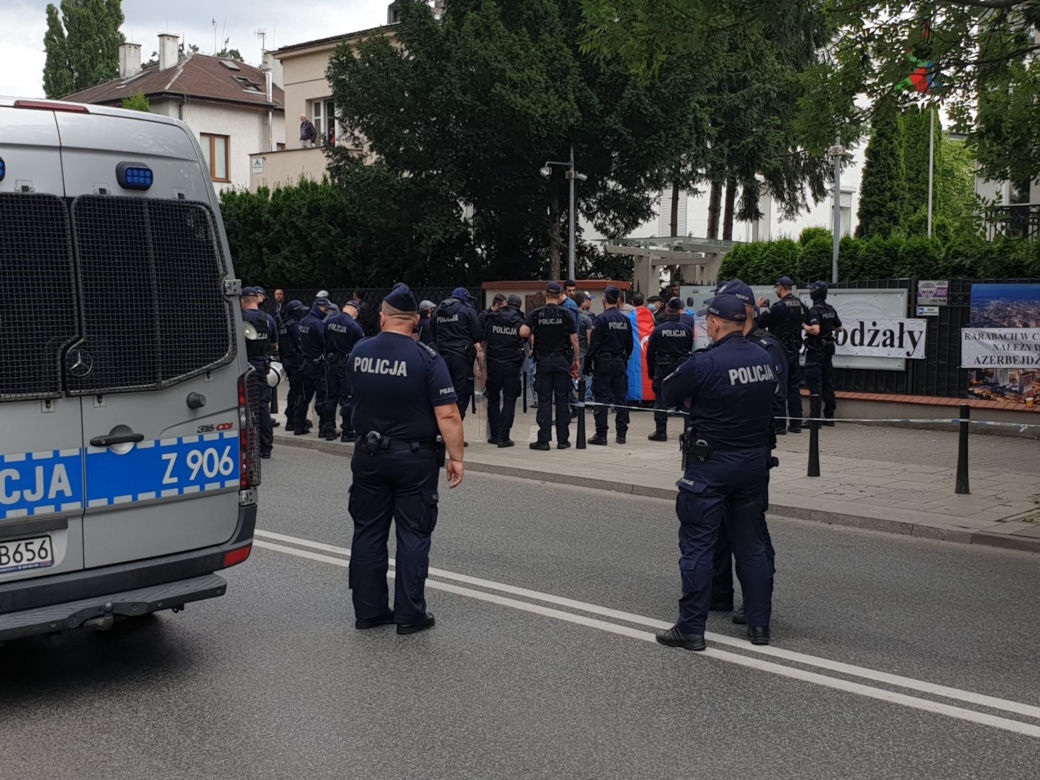 Manifestacja pod ambasadą Azerbejdżanu