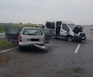 Wypadek na A1. Zderzyły się dwa samochody. 7 osób jest poszkodowanych