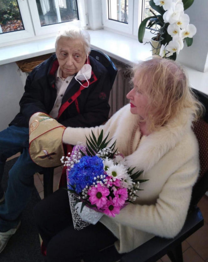 Żyła już tylko wspomnieniami o mężu