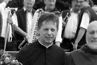 Zmarł ZAKAŻONY proboszcz z Męciny. Ks. Antoni Piś jest już w niebie. KIM BYŁ? [WIDEO, ZDJĘCIA]