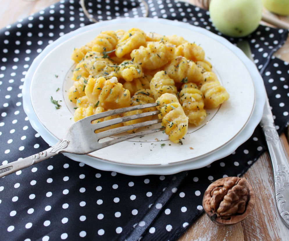dyniowe-gnocchi-z-maslem-i-bazyliowymi-chipsami.jpg