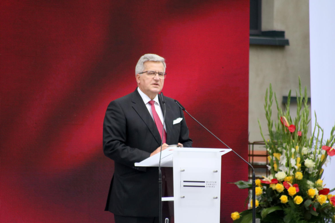 Bronisław Komorowski dorabia do emerytury. 11 tys. zł to dla niego za mało