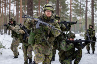 Rezerwista w Finlandii z własnym karabinem? Nowe wytyczne fińskiej armii w obliczu zagrożenia