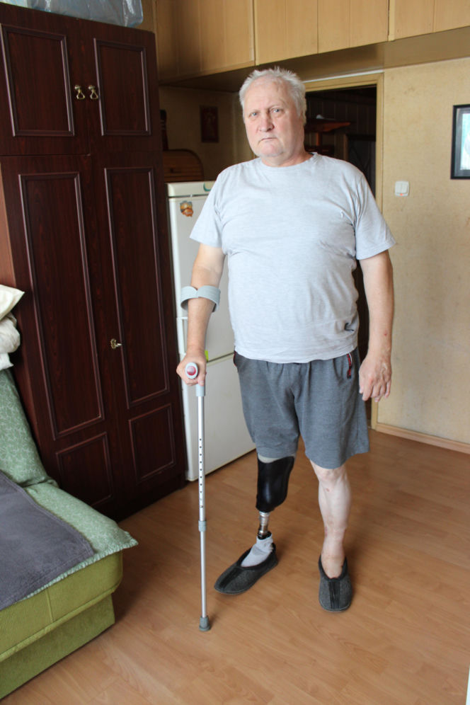 Pan Leszek wpadł pod tramwaj i stracił nogę. Walczy o rentę przed sądem