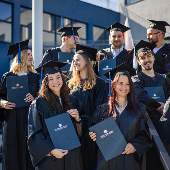 Studiuj po angielsku w WSB-NLU i rozwijaj karierę bez granic