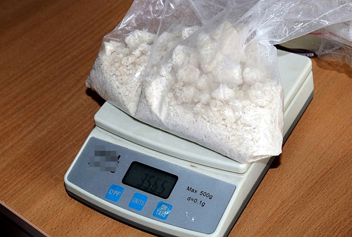 Bielsk Podlaski. 25-letni kierowca bmw miał przy sobie ponad pół kilograma narkotyków