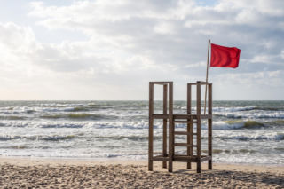 Sinice Świnoujście. Czy w Świnoujściu można się kąpać 21.07? Flaga, warunki pogodowe