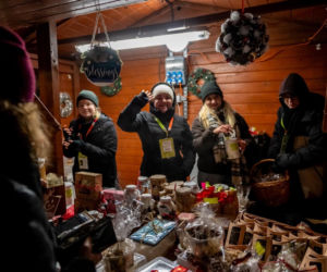 Ruszył świąteczny Jarmark w Bytomiu. Kultowy tramwaj i kaszanka wikinga