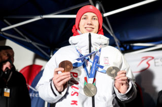 Dlaczego Kacper Tomasiak nie skacze w ten weekend w PŚ w Bad Mitterndorf? Przyczy nieobecności