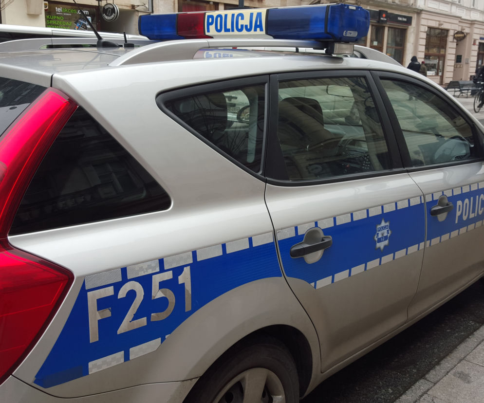 PABIANICE. W biały dzień wszedł do lokalu i UKRADŁ kasetkę z pieniędzmi. Myślał, że jest cwany, ale policja wpadła na jego ślad
