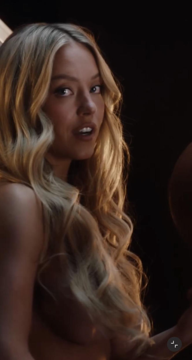 Rozebrana Sydney Sweeney w sportowej reklamie