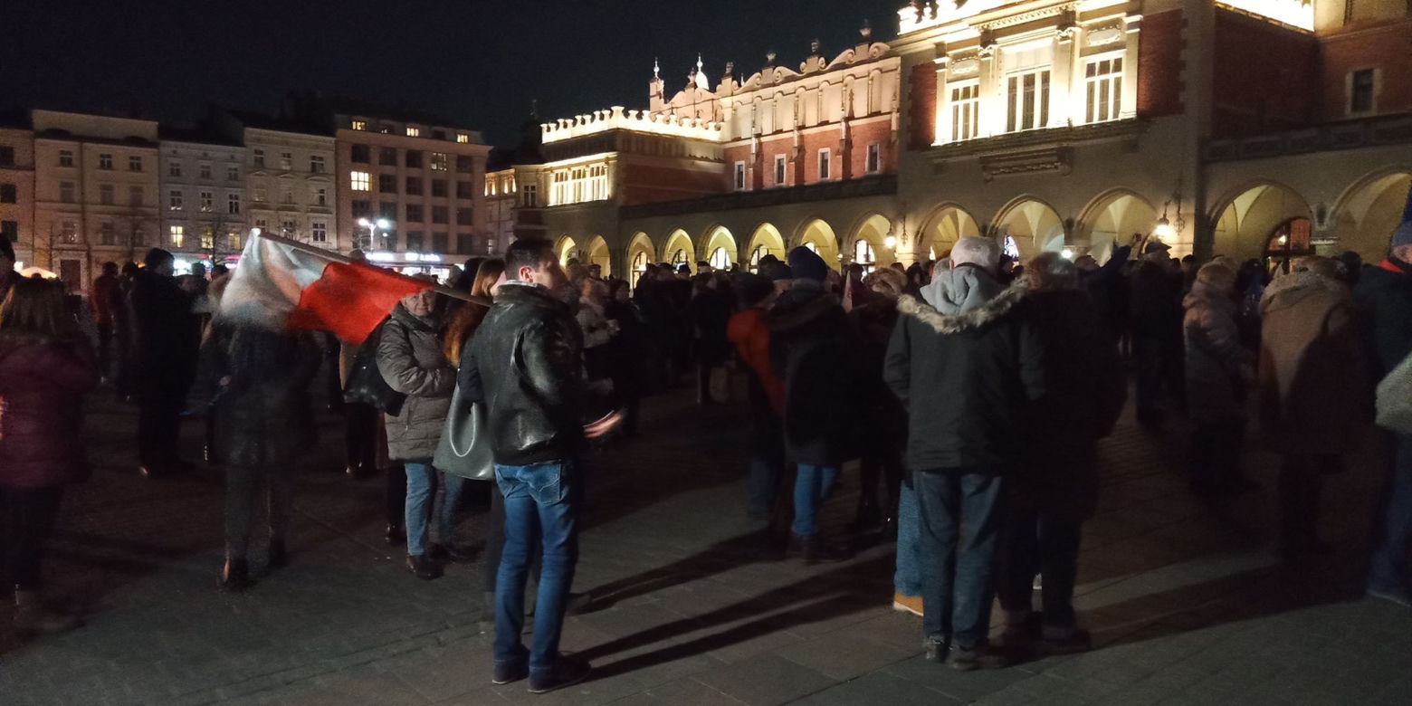 Krakownianie manifestowali w obronie sędziów i praworządności