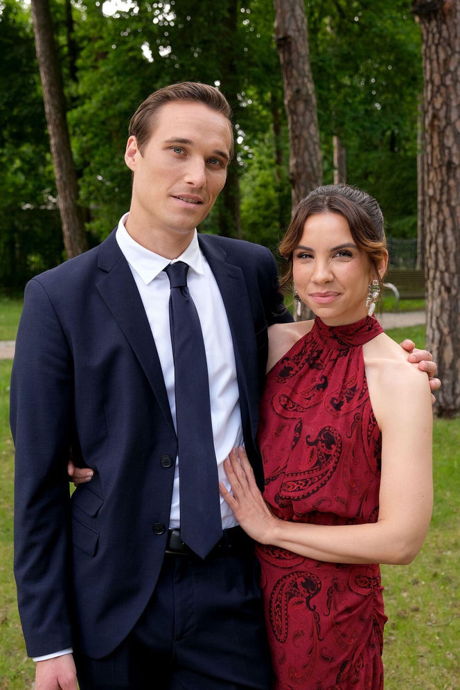 M jak miłość odc. 1890. Olek (Maurycy Popiel), Aneta (Ilona Janyst)