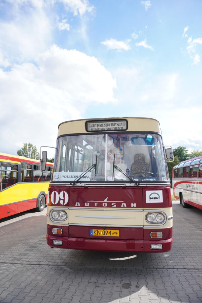 Kultowe autobusy opanowały Starachowice! Ruszył III Zlot i świętowanie 70-lecia komunikacji
