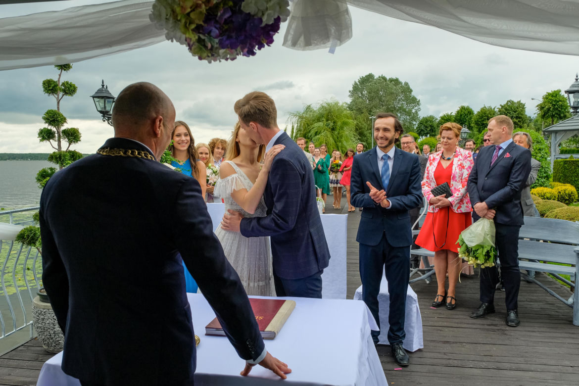 Przyjaciółki, odc. 170: Julka (Nicole Bohgdanowicz), Antek (Maciej Zuchowicz)