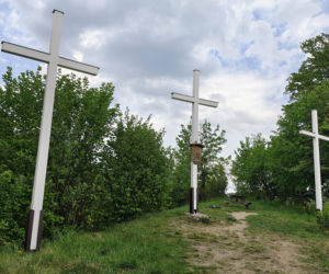 Ukryty punkt widokowy w dolnośląskim uzdrowisku. Znasz to miejsce z krzyżami?