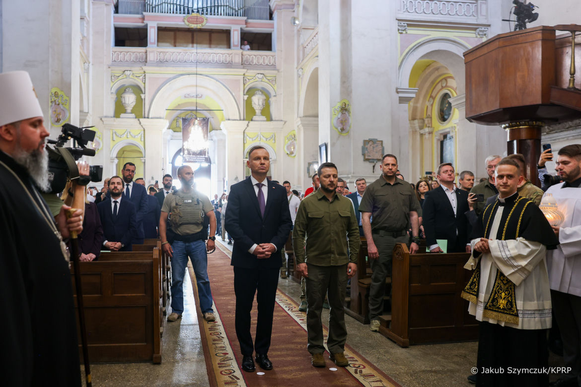 Prezydenci Duda i Zełenski  razem oddali hołd wszystkim niewinnym ofiarom Wołynia! Pamięć nas łączy! Razem jesteśmy silniejsi