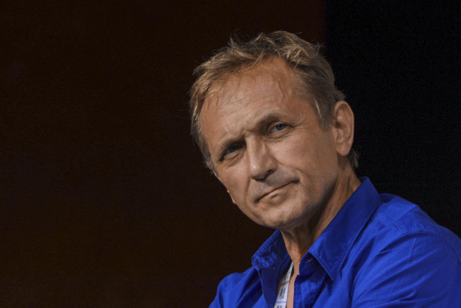Tak na początku kariery wyglądał Andrzej Chyra. Dziś trudno go rozpoznać na starych zdjęciach