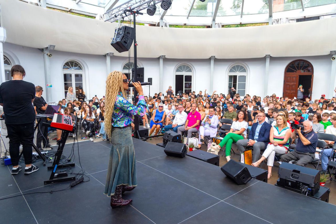 Gwiazdy wielkiego finału Eco Srudio Electro-System z okazji Sprzątania Świata!