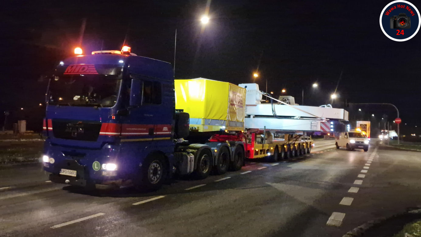 Gigantyczna tarcza w nocy przejechała przez Warszawę. Tak wyglądaj jej transport!