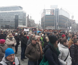 Czarny Piątek 2018 w Katowicach: Tłumy ludzi zebrały się na rynku