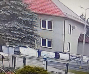 86-latek z impetem wjechał w dziecko! Pokazali wszystko na nagraniu. Włosy stają dęba