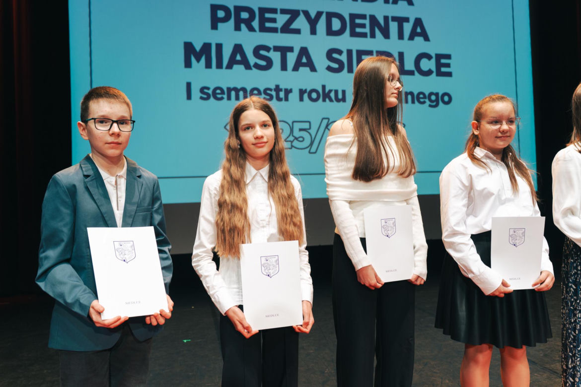 Najzdolniejsi uczniowie odebrali stypendia Prezydenta Miasta Siedlce