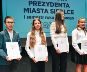 Najzdolniejsi uczniowie odebrali stypendia Prezydenta Miasta Siedlce