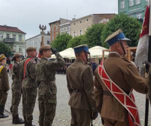Przybyli ułani... świętować na Rynku w Lesznie