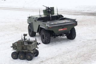 Sieć Badawcza Łukasiewicz stawia na obronność. Polskie roboty, drony i satelity