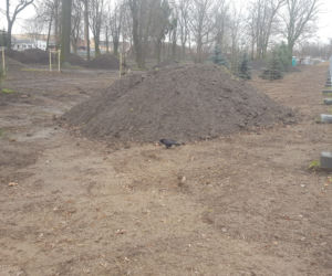 Tu na razie jest... Trwa modernizacja dwóch parków miejskich w Lesznie 