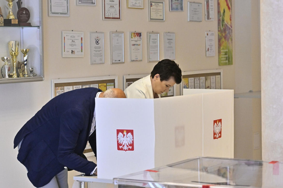 Tak głosują warszawscy politycy. Złapaliśmy Rafała Trzaskowskiego i Hannę Gronkiewicz-Waltz przy urnach
