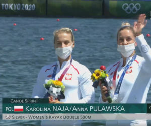 Karolina Naja i Anna Puławska z medalem