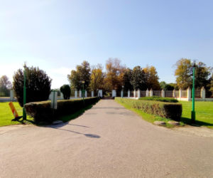 To jedno z najstarszych miast w woj. łódzkim. Było osadą słowiańską, a później siedzibą biskupów