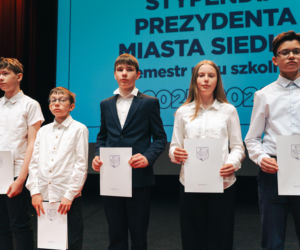 Najzdolniejsi uczniowie odebrali stypendia Prezydenta Miasta Siedlce