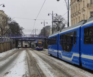 Pogodowa APOKALIPSA w Krakowie! PARALIŻ komunikacji miejskiej. BEZRADNOŚĆ MPK w stolicy Małopolski 