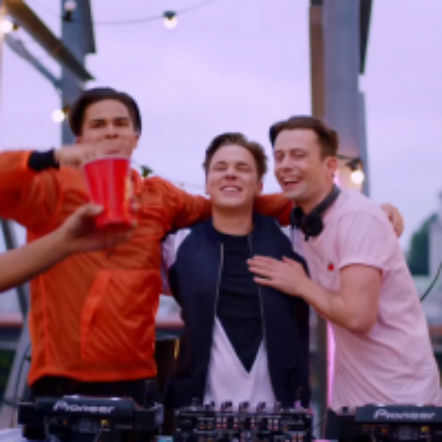 Hit Lata 2017: Felix Jaehn i Alex Aiono rozkręcają imprezę w Hot2Touch [VIDEO] l