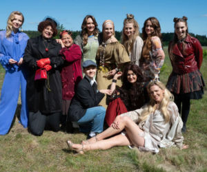 Ranczo 11 sezon. Babka (Grażyna Zielińska), Lucy (Ilona Ostrowska) i wiedźmy
