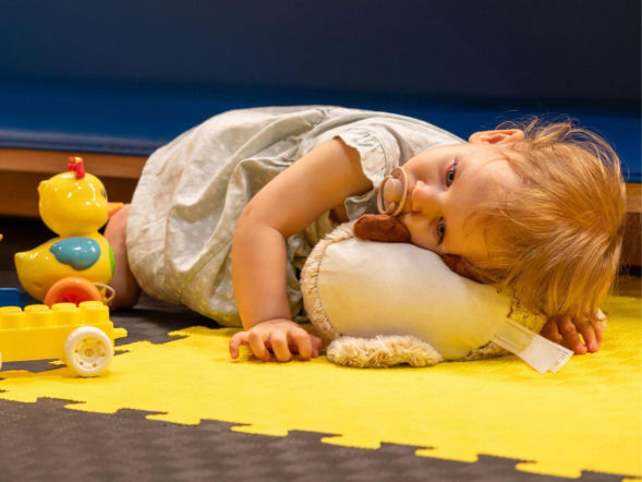 Dym z trzeciej ręki to cichy truciciel. Osadza się na zabawkach i przenika przez skórę