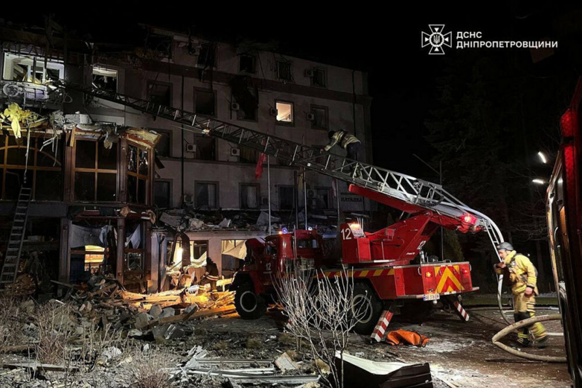 Polski wolontariusz z Wielkiej Brytanii Karol Świacki był w epicentrum wybuchu po uderzeniu rosyjskiej rakiety w hotel w Krzywym Rogu w środę wieczorem